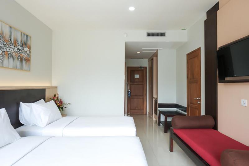 The Grand Hill Resort-Hotel 普卡 外观 照片